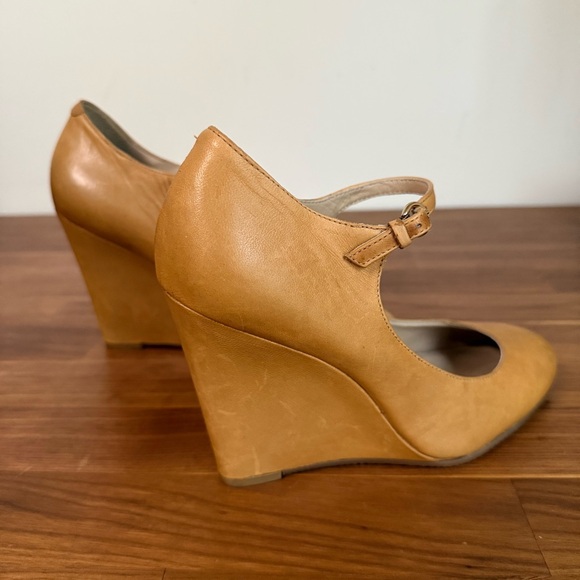Pour La Victoire Shoes - Pour La Victoire Mary Jane Wedge Heel Pumps in Soft Camel Leather, size 8